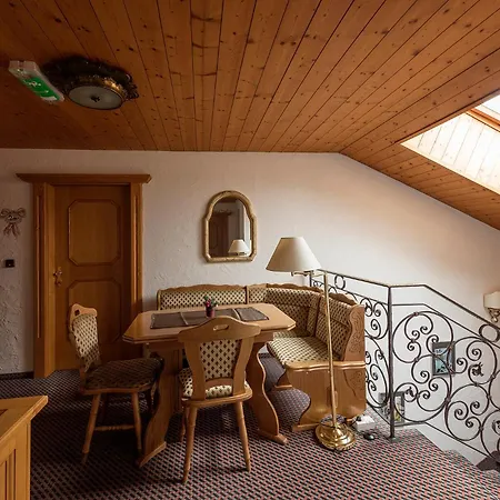 Hubertus 4* וואגריין