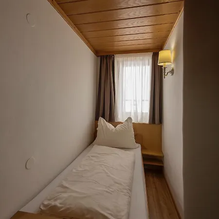 Hubertus 4* واغراين